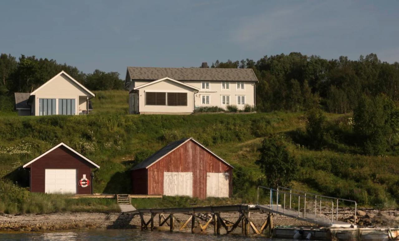 Вилла Nice Little House Right By The Sea, Stunning View! Rensa Экстерьер фото